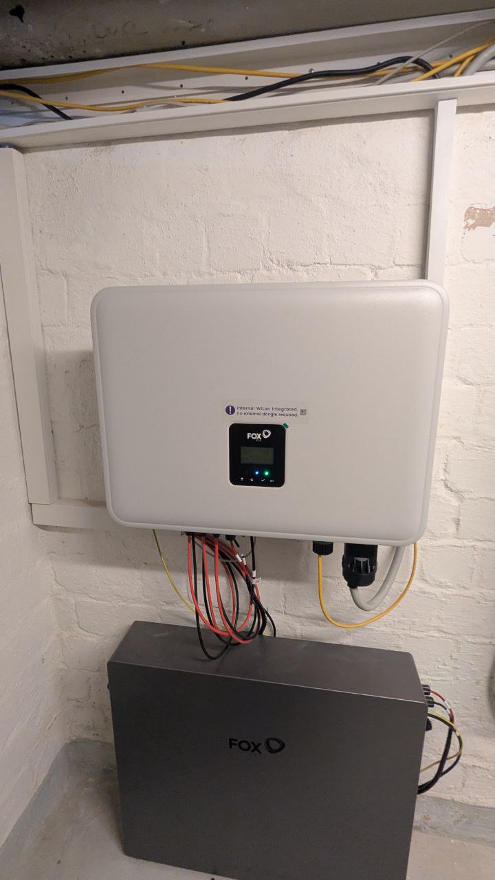 FoxEss Wechselrichter und Batterie im Keller installiert